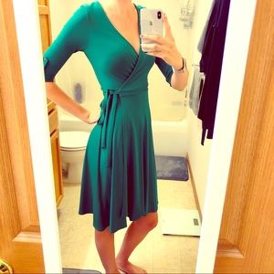 NWOT Modcloth Timeless Wrap Dress in Clover XS